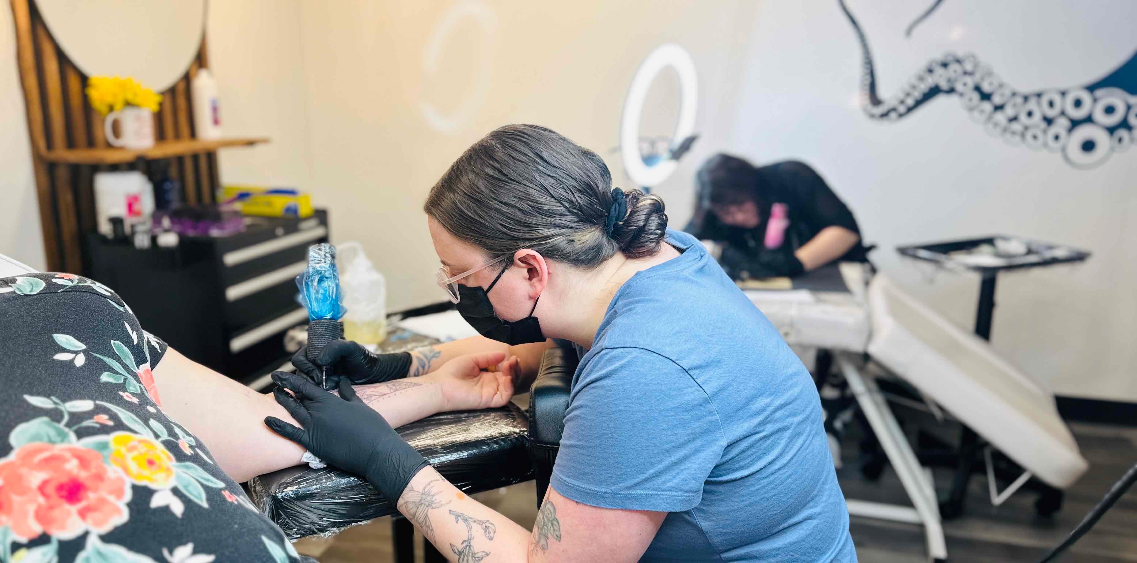 Female vs male tattoo artists